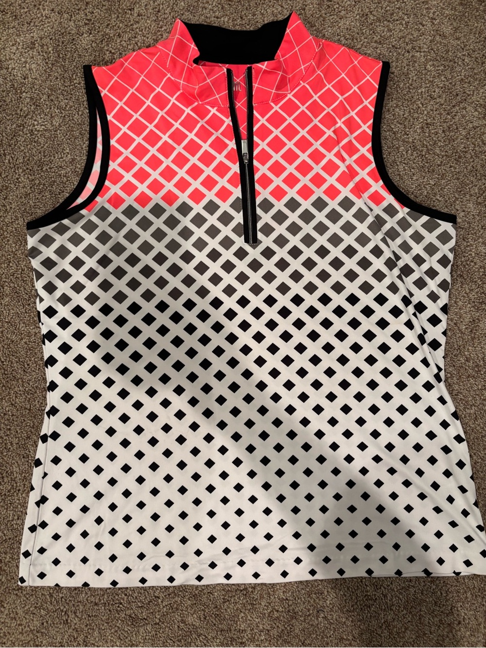 Tail Coral-to-White Gradient Sleeveless Golf Tank with Black Diamond Grid
